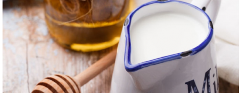 Funziona il latte e miele per il mal di gola?
