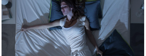 Difficoltà a dormire con il caldo? Ecco alcuni pratici consigli